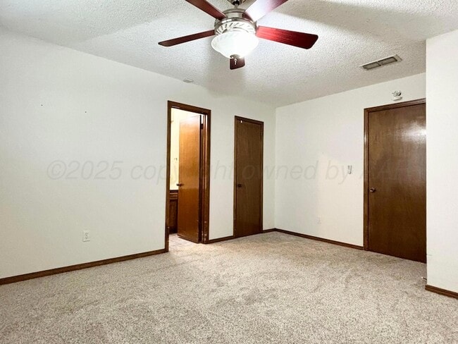 Building Photo - 4005 Linda Dr