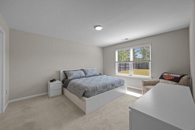 Building Photo - 186 Everett Yopp Dr