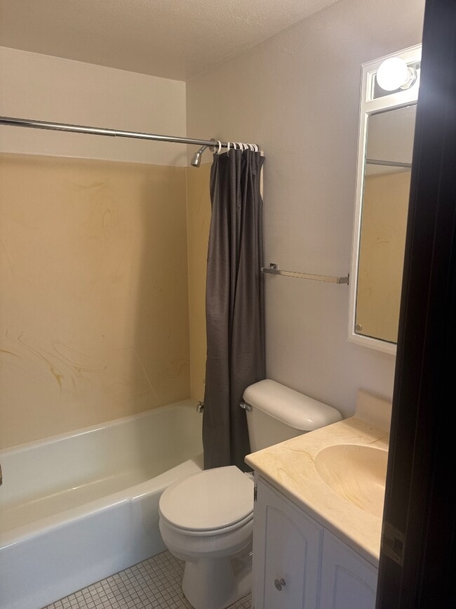 Building Photo - 5858 Anthony Pl