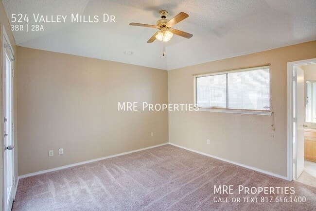 Building Photo - 524 Valley Mills Dr