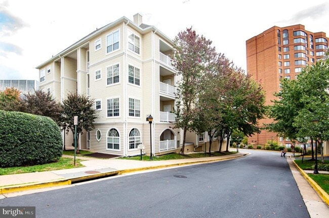 Building Photo - 4551 Strutfield Ln
