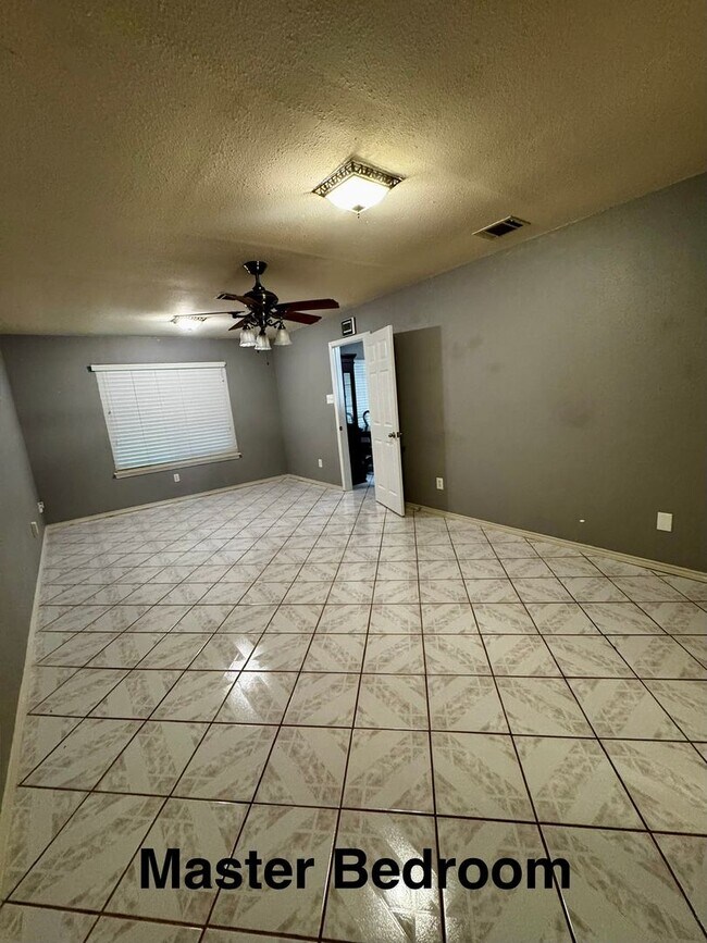 Building Photo - 8514 Red Willow Dr