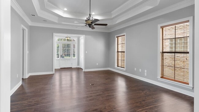 Building Photo - 3 Bedroom Home in U Club | Community Pool | Fenced Patio