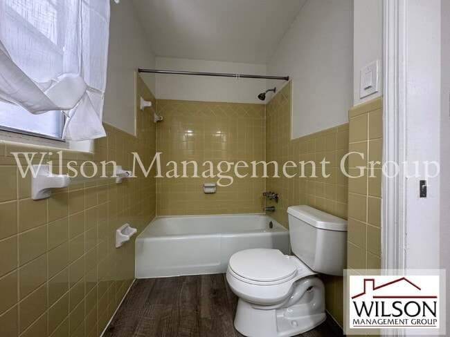 Building Photo - 629 Rugby St