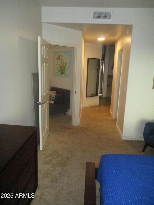 Building Photo - 5350 E Deer Valley Dr