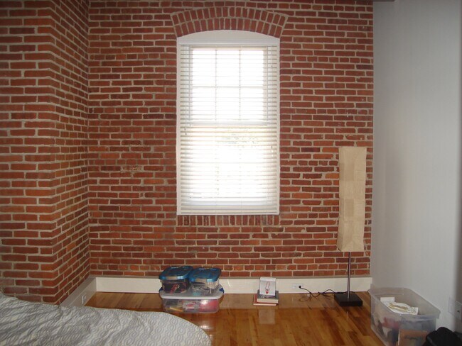 Building Photo - 425 N Prince St