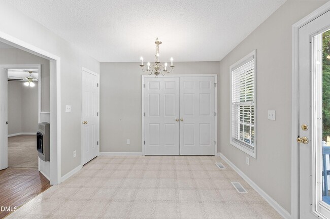 Building Photo - 1224 Grovewood Dr