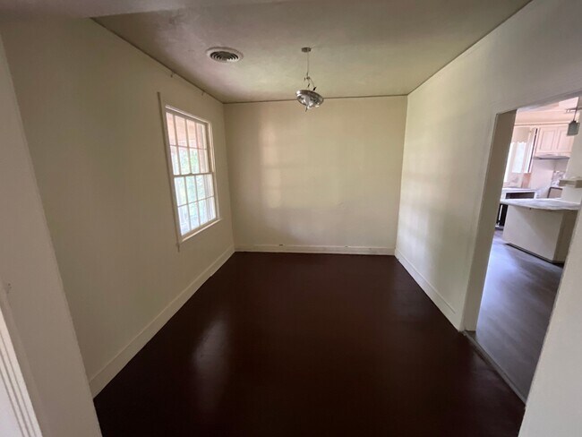 Building Photo - 262 Dona Ave