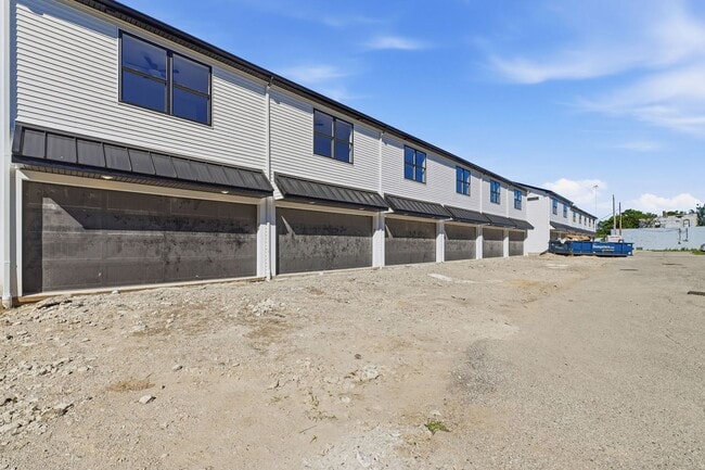 Building Photo - Stop Searching. Start Living & Come Home to Comfort.