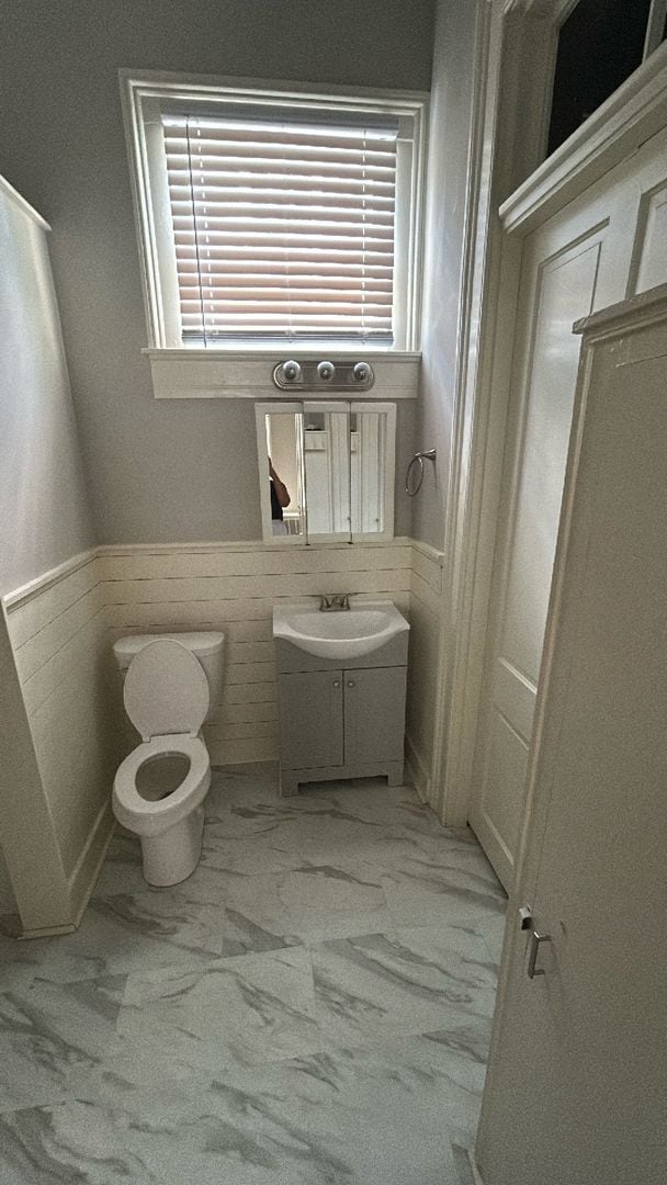 Building Photo - 2 bed / 2 bath ~ Mazyck - Wraggborough Neighborhood