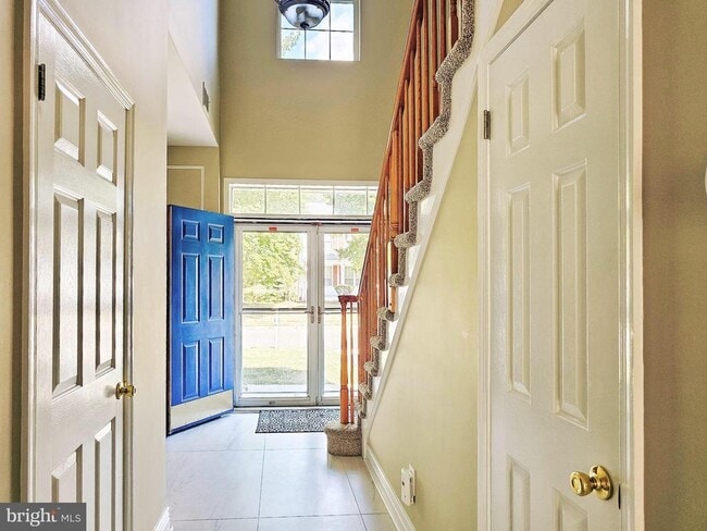 Building Photo - 6 Hedgecroft Dr