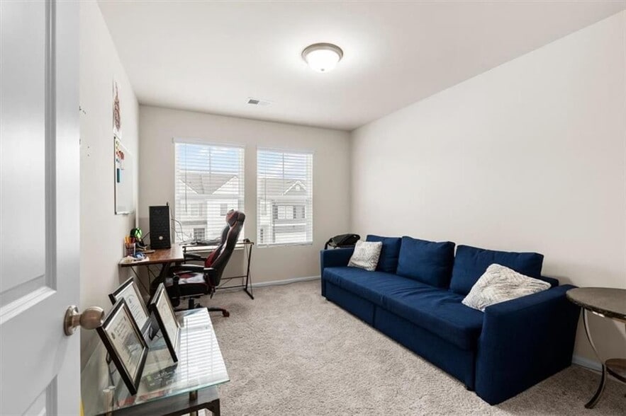 Building Photo - 1144 Westhampton Wy