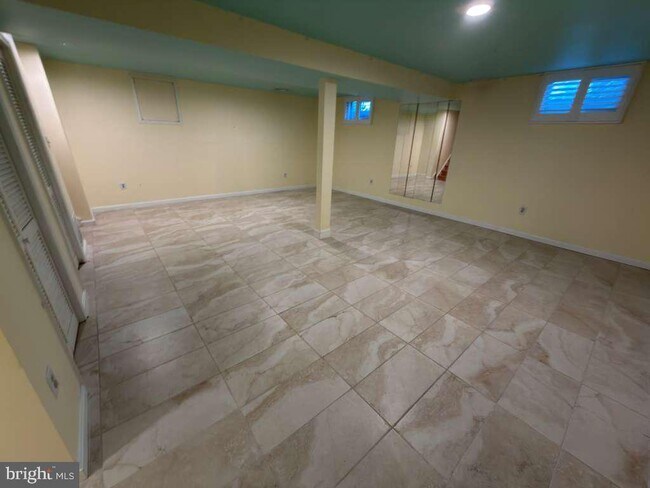 Building Photo - 8201 Bell Ln