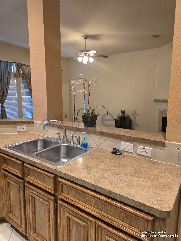 Building Photo - 4415 Sierra Point Dr