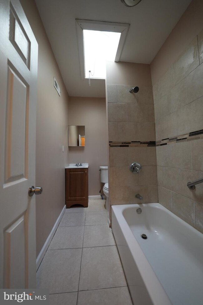 Building Photo - 5214 Heston St