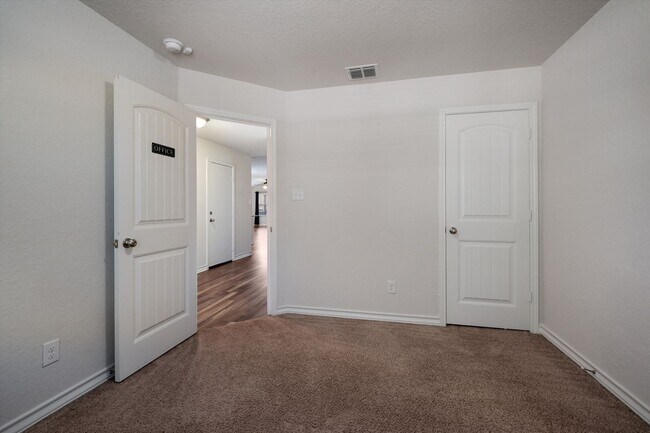 Building Photo - Half off first months rent!