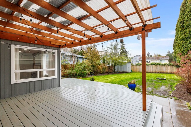 Building Photo - 923 N 100th St