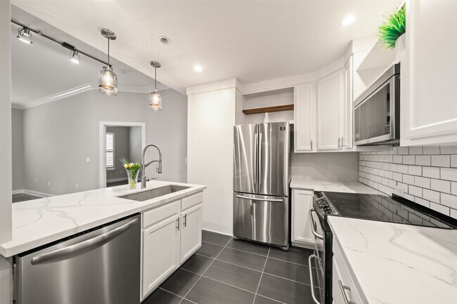 Building Photo - 1010 Rosine St