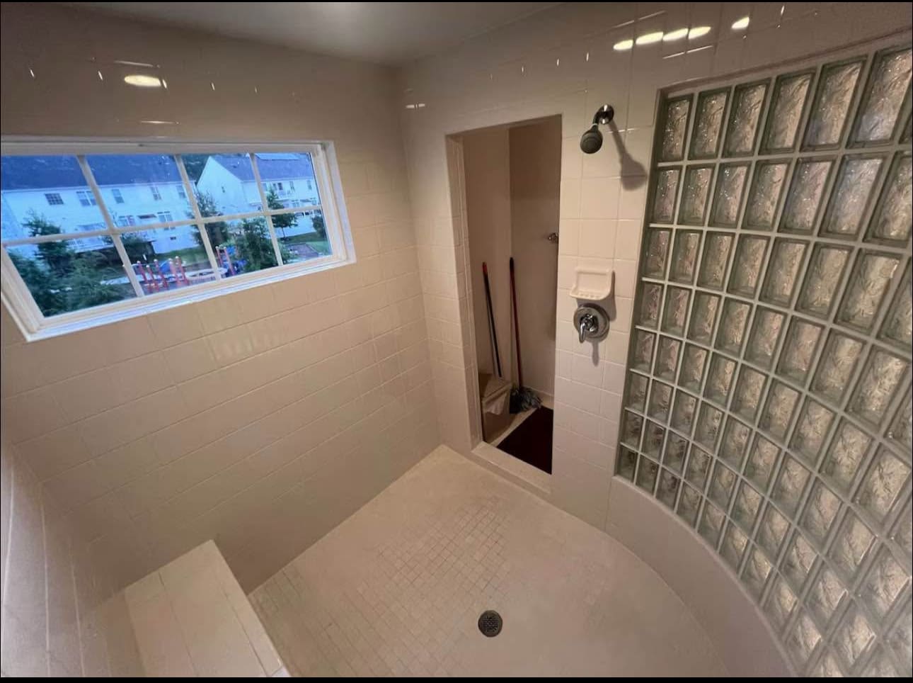 Building Photo - 9102 Village Springs Dr