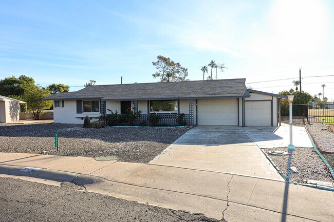 Building Photo - 11417 N Hacienda Dr