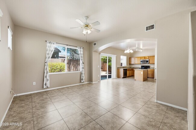 Building Photo - 3014 W Ferruccio Pl