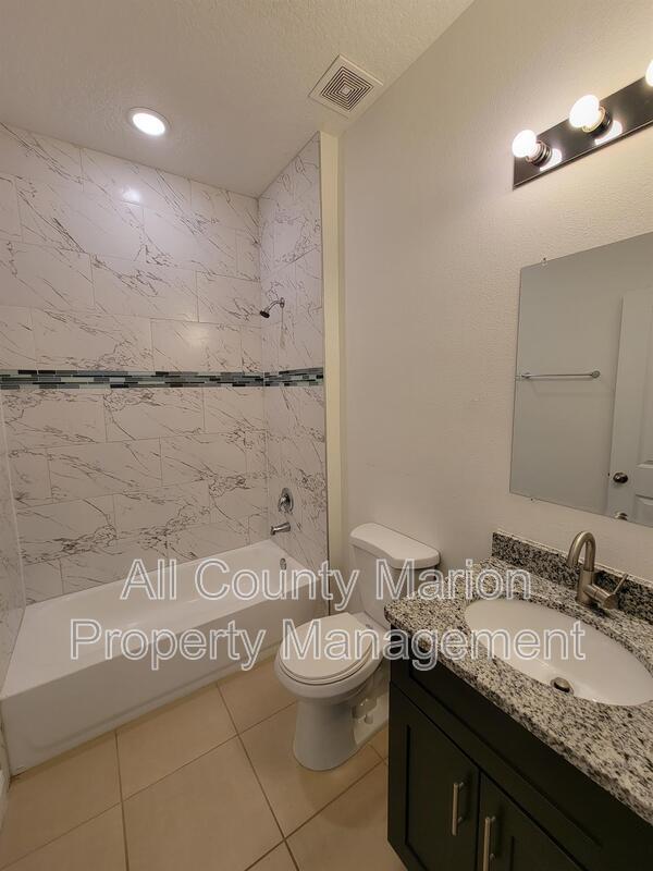 Building Photo - 405 Marion Oaks Ln