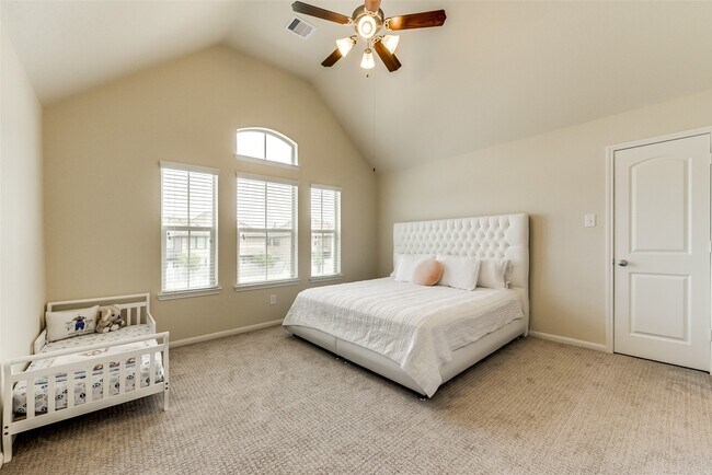 Building Photo - 8407 Hawthorn Vly Ln