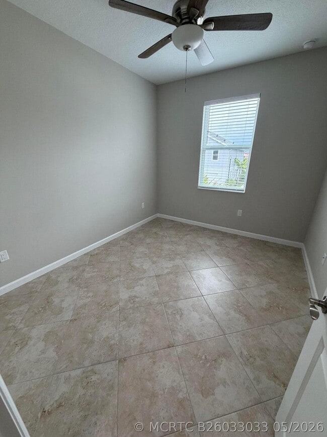 Building Photo - 4773 Longwood Lake Sq