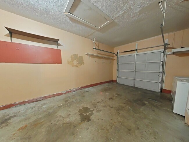 Building Photo - 4456 NW Baltimore Ave