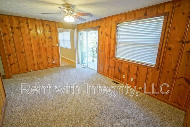 Building Photo - 1804 Skyland Dr
