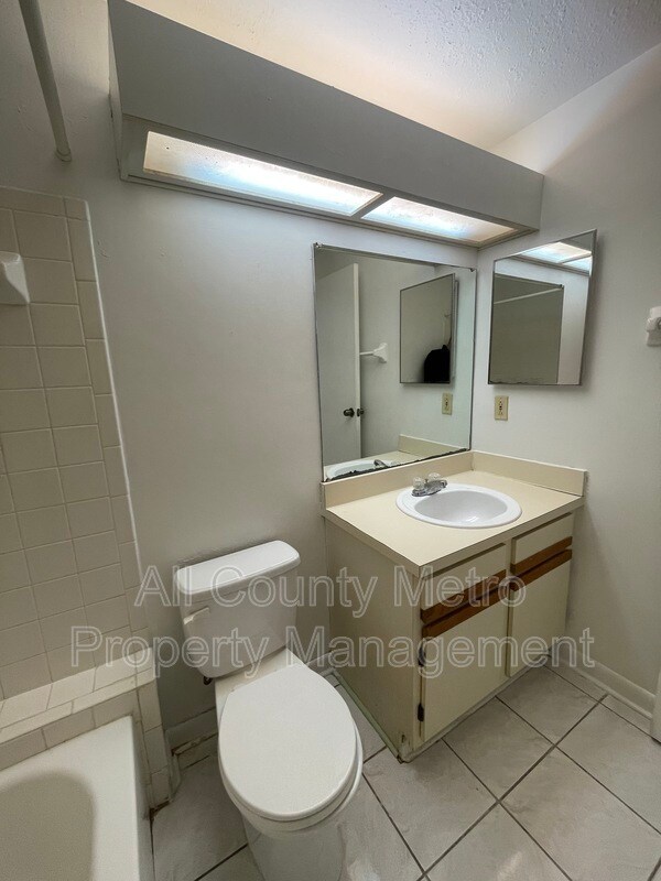 Building Photo - 4932 Sanoma Village