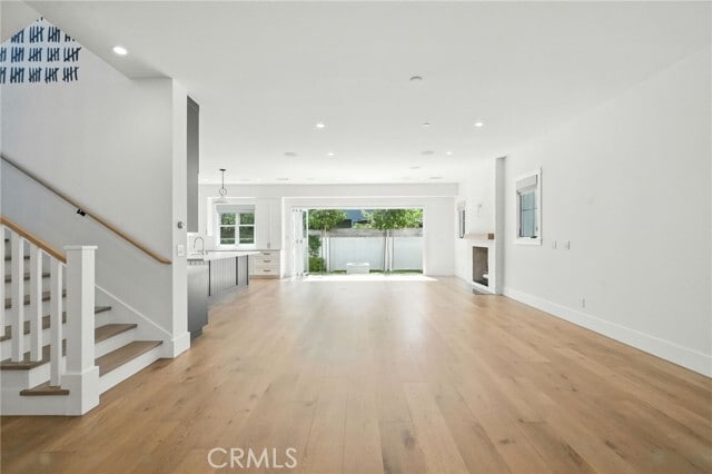 Building Photo - 391 La Perle Pl