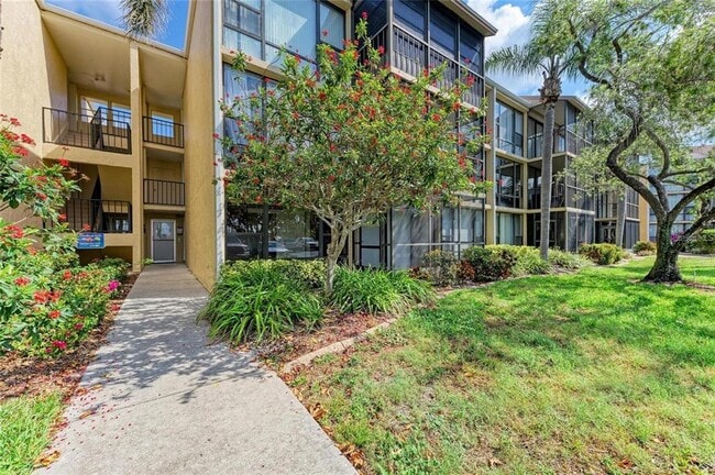 Building Photo - 618 Bird Bay Dr S