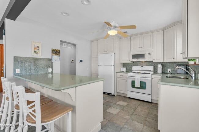Building Photo - 2400 Oceanfront