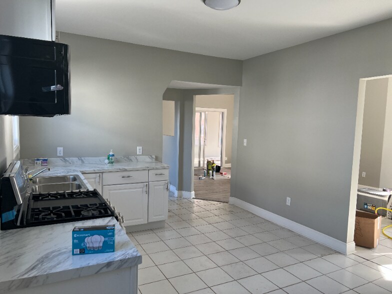 Building Photo - 405-407-407 Franklin Ave