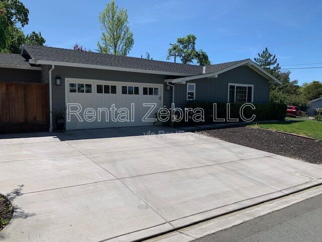 Building Photo - 626 Huntleigh Dr