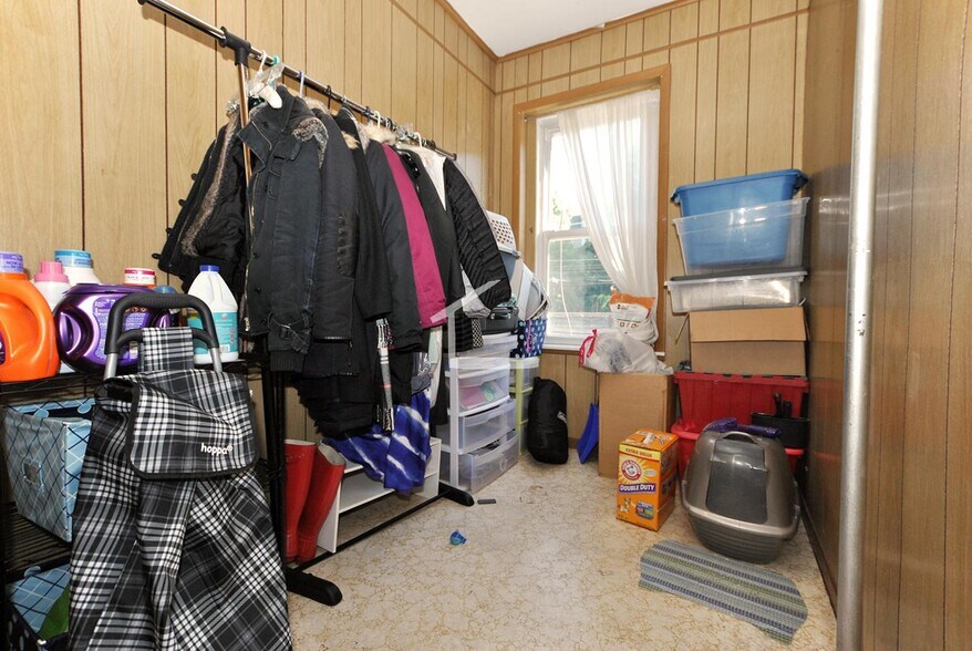 Building Photo - 10 Strathmore Rd