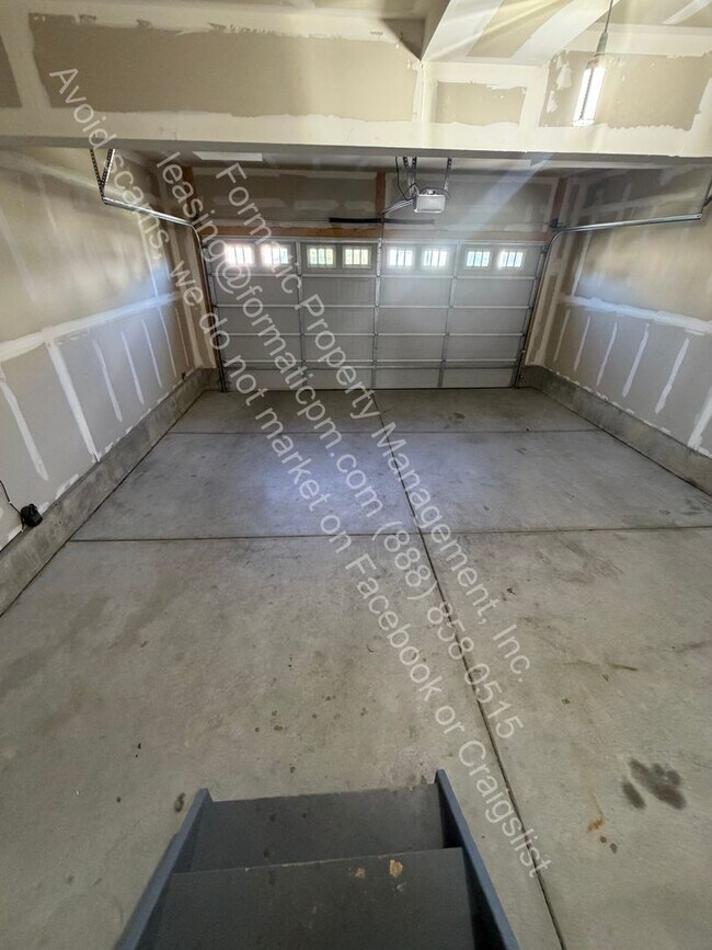 Building Photo - 4340 Mt Shavano St
