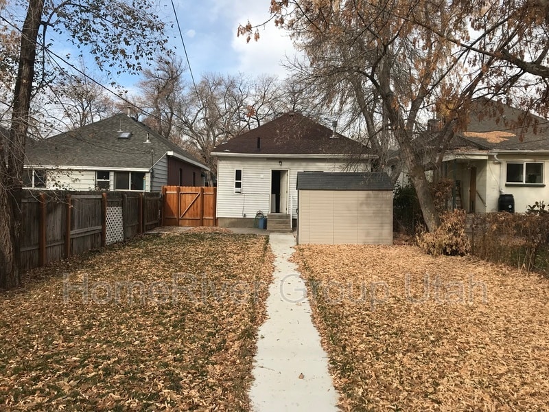 Building Photo - 920 Princeton Ave S