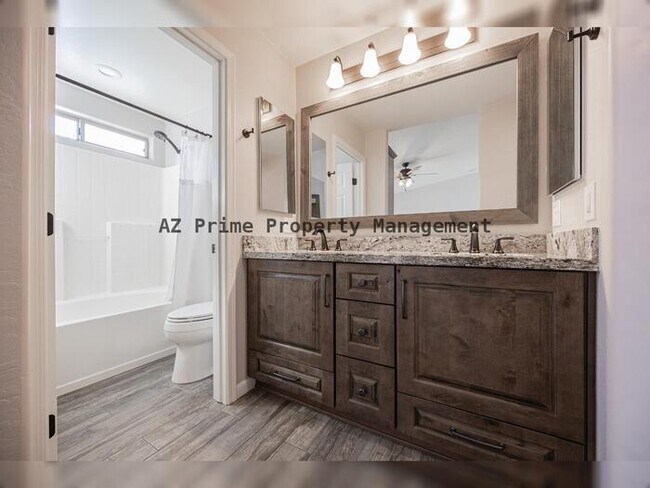 Building Photo - 1633 E Beautiful Ln