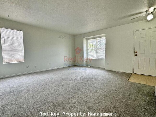 Building Photo - 410 W Single Family Home