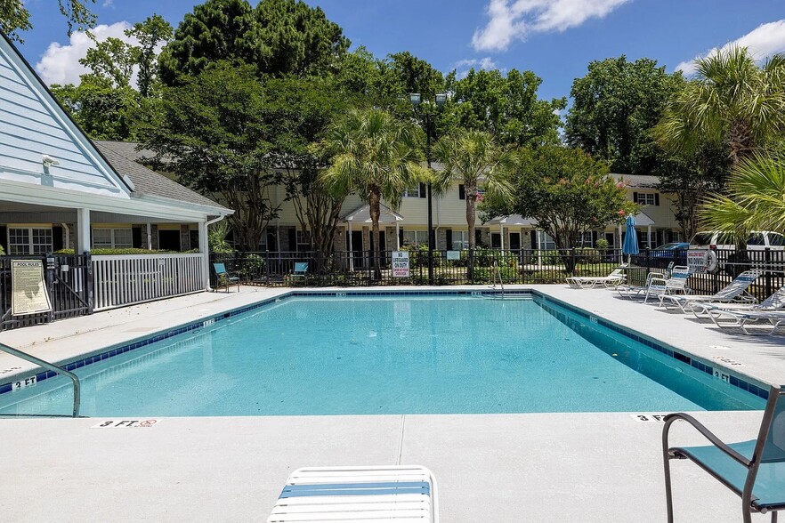 Building Photo - 507 Stinson Dr