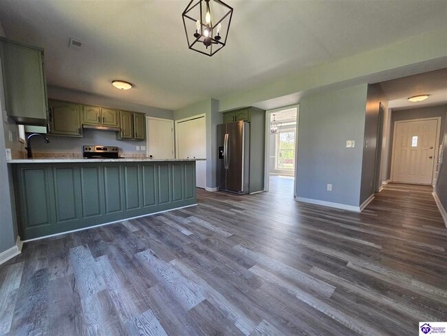 Building Photo - 888 N Woodland Dr