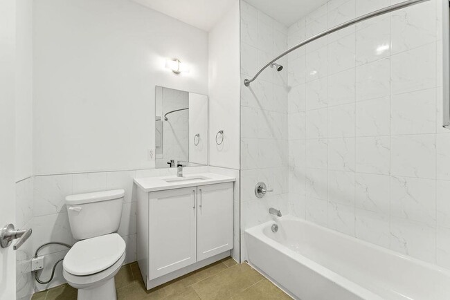 Primary Photo - 429 Bergen Ave