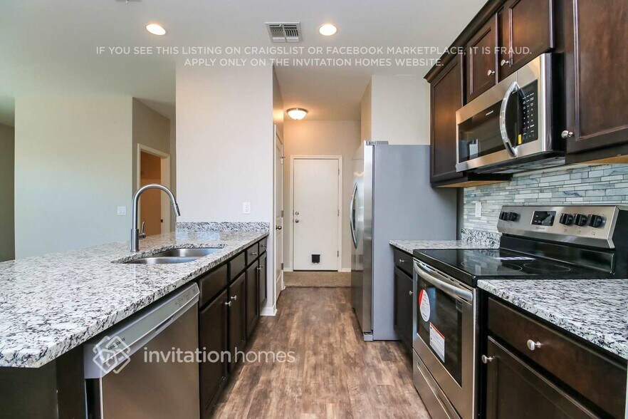 Building Photo - 36816 W Oliveto Ave