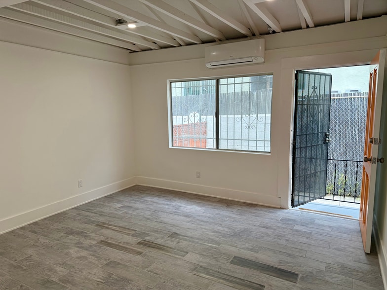 Main Living Area - 4228 Lockwood Ave