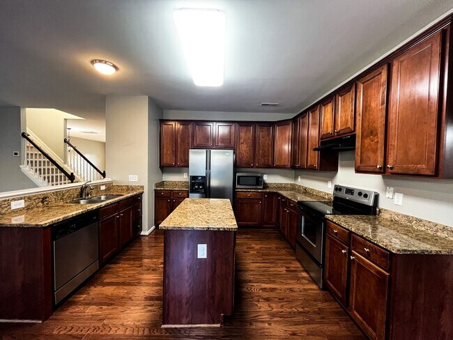 Building Photo - Gorgeous 4 Bedroom, 2 1/2 Bathroom Home in...