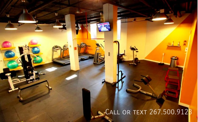 Building Photo - 243 S 49th St