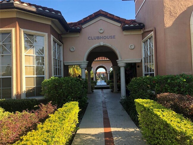 Building Photo - 5572 Metrowest Blvd