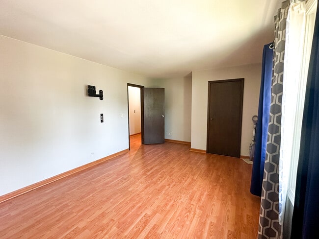 Building Photo - 218 Eagle Ct